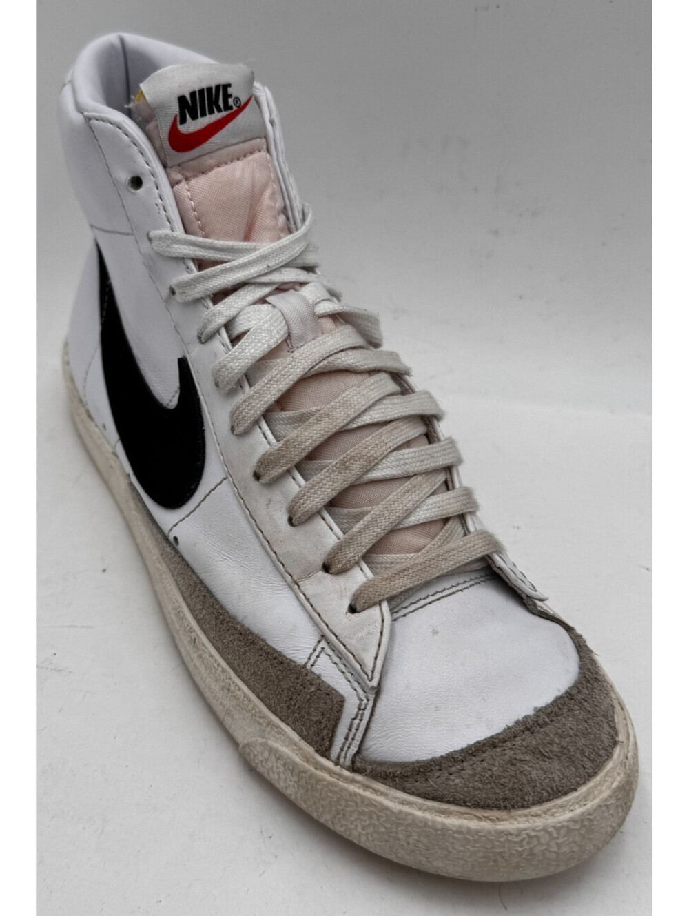 Nike Blazer Mid '77 Vintage Men's Sneakers 9 White Black Swoosh Shoes BQ6806-100